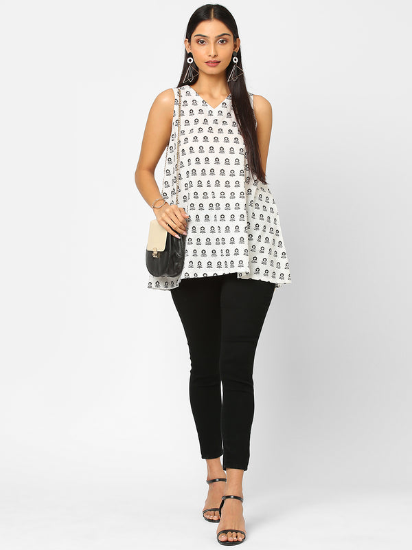 Printed sleeveless flared cotton top