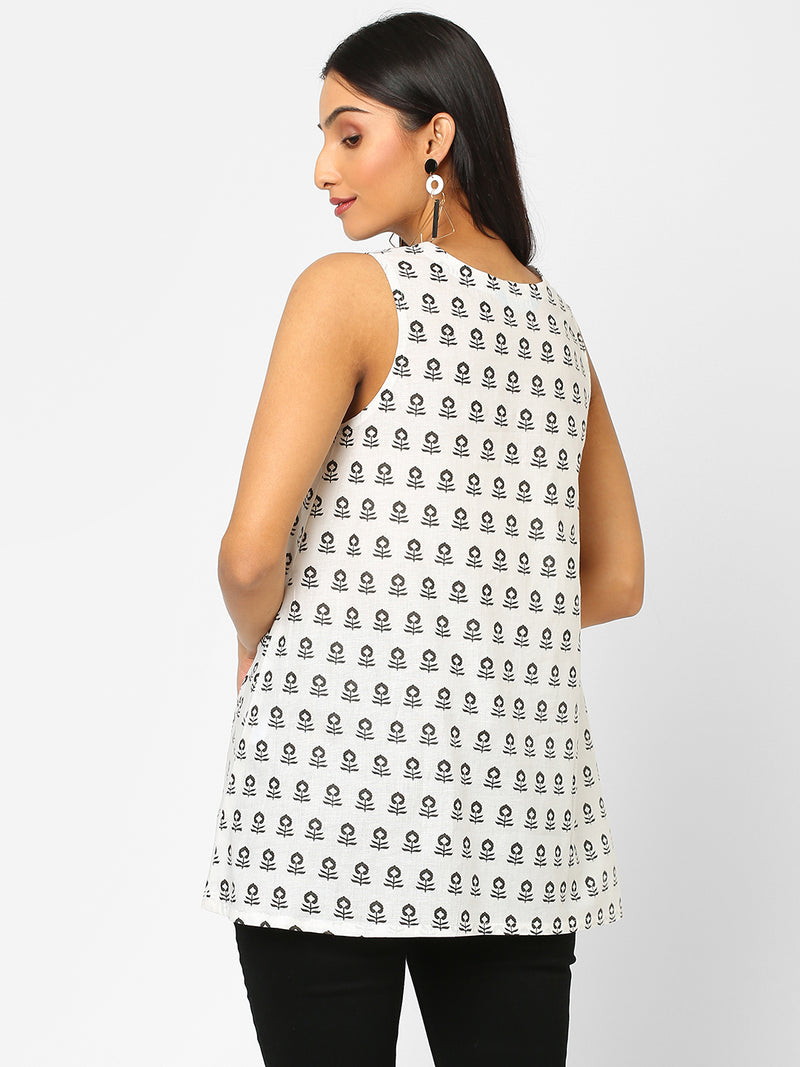 Printed sleeveless flared cotton top