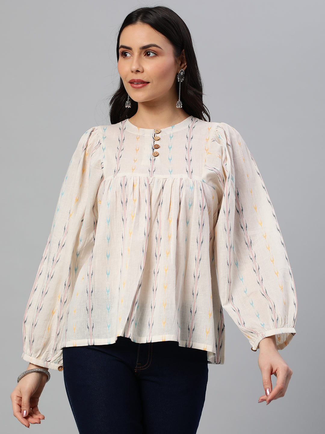 Flared cotton top with gathering detail on sleeve