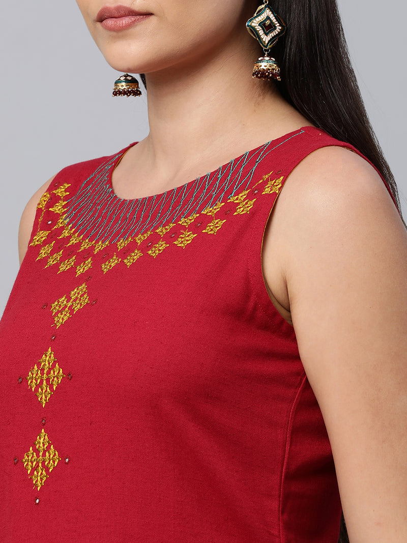 Straight fit sleeveless cotton kurta with hand embroidery