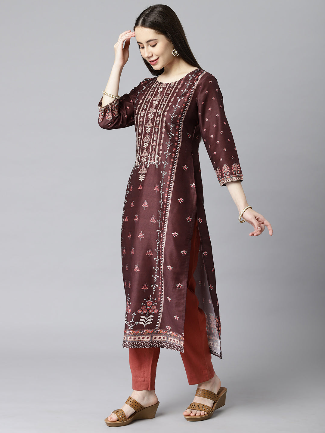 Party Edit- Straight fit printed kurta with embroidered neck