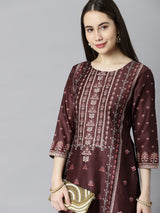 VAMA - Straight fit printed kurta with embroidered neck.