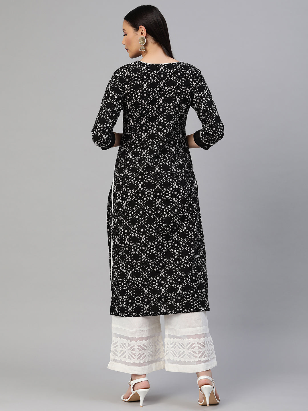 Straight fit cotton printed kurta with handwork detailing