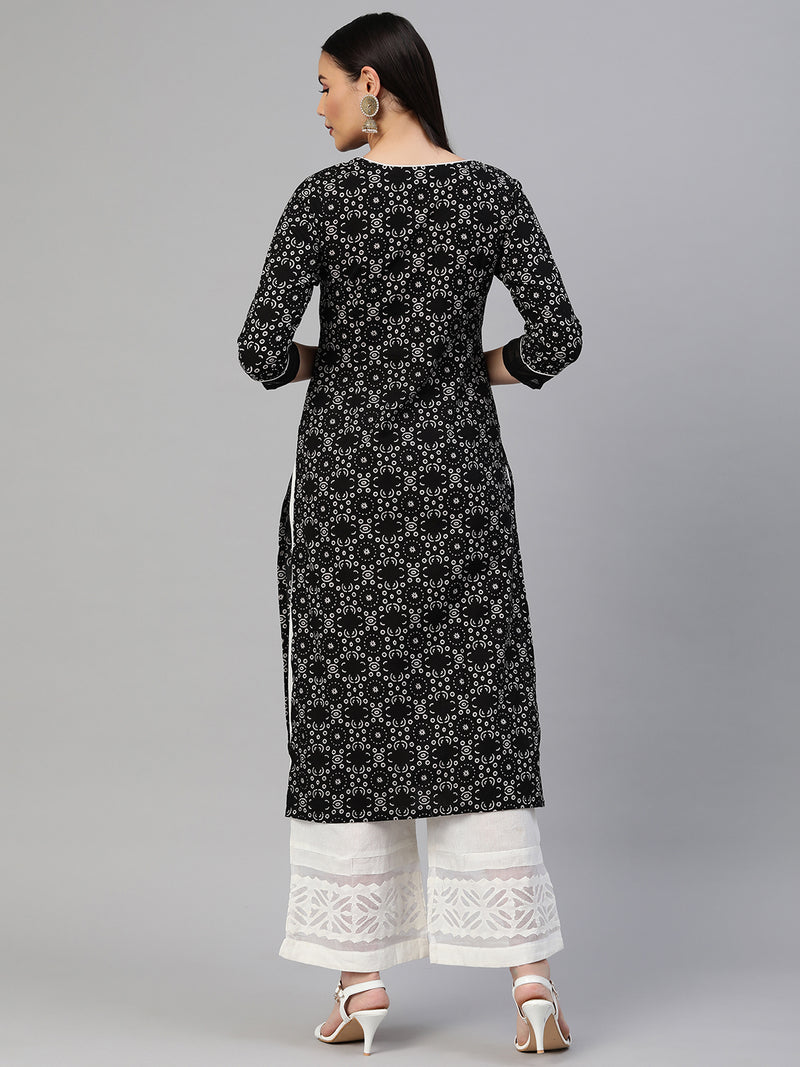 Straight fit cotton printed kurta with handwork detailing.