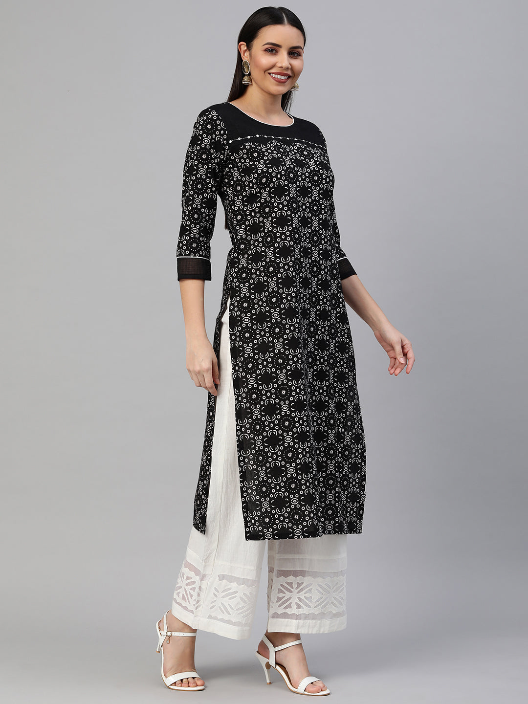 Straight fit cotton printed kurta with handwork detailing