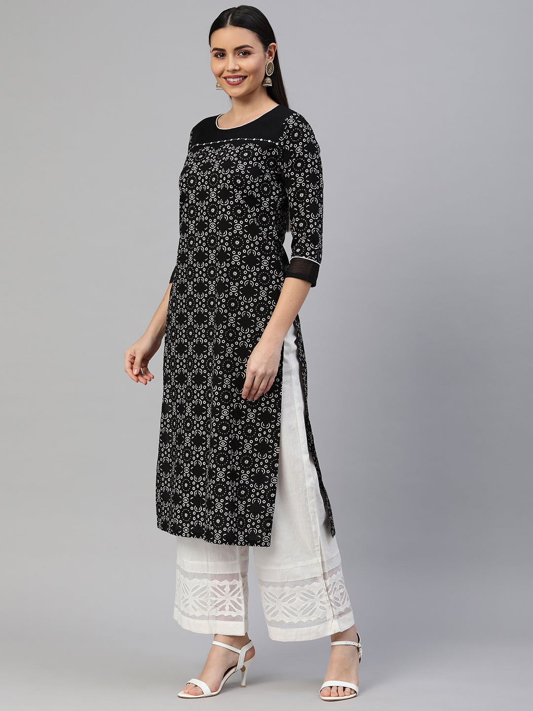 Straight fit cotton printed kurta with handwork detailing