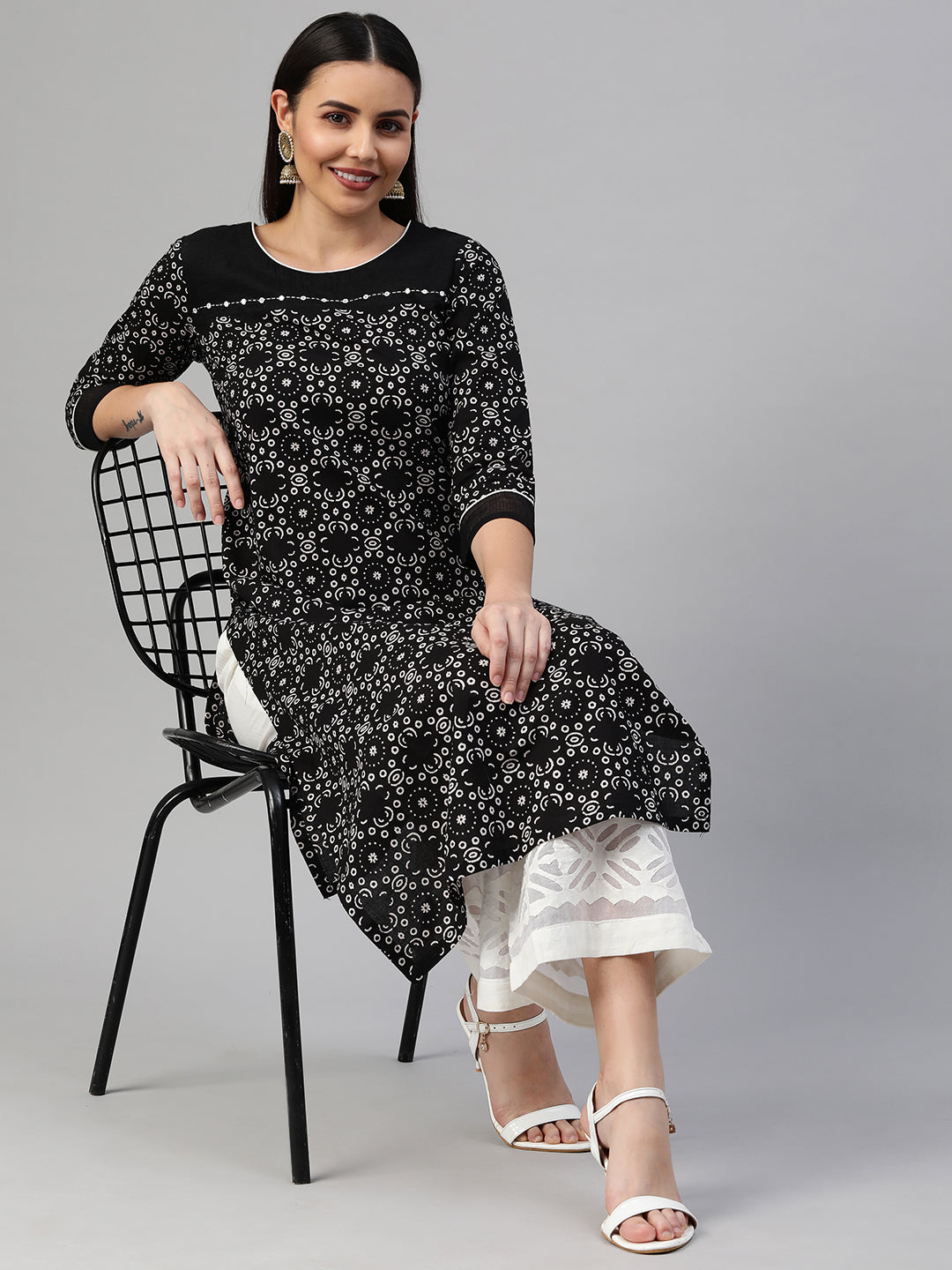 Straight fit cotton printed kurta with handwork detailing