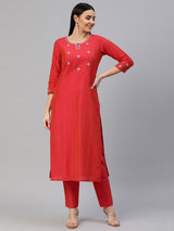 VAMA - Straight fit silk blend kurta with embroidery around neck.