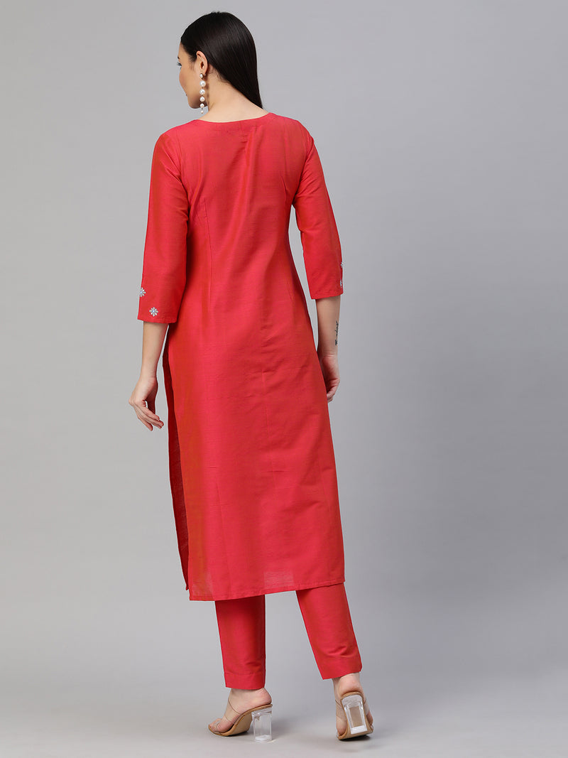 VAMA - Straight fit silk blend kurta with embroidery around neck.