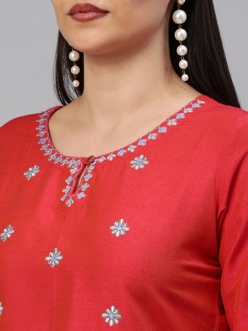 VAMA - Straight fit silk blend kurta with embroidery around neck.