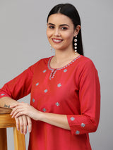 VAMA - Straight fit silk blend kurta with embroidery around neck.