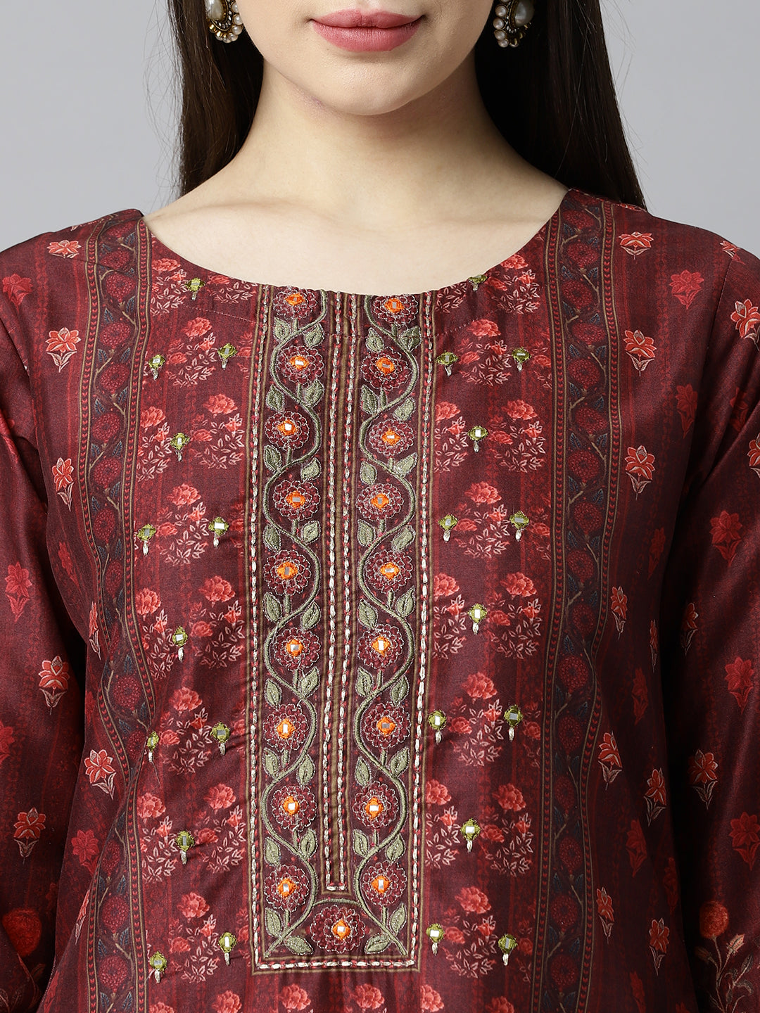 Party Edit- Striaight fit printed kurta with embroidered neck paired with pant